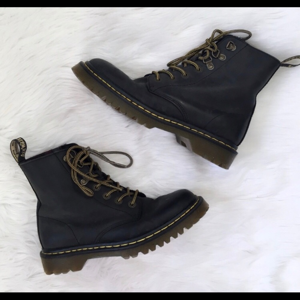 dr martens black leather boots